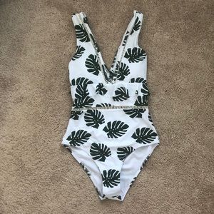 Cupshe one piece bathing suit